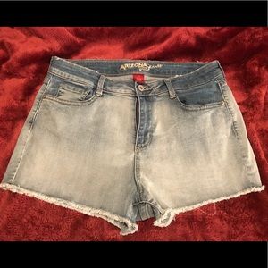 Arizona Denim Shorty Short- Size 11